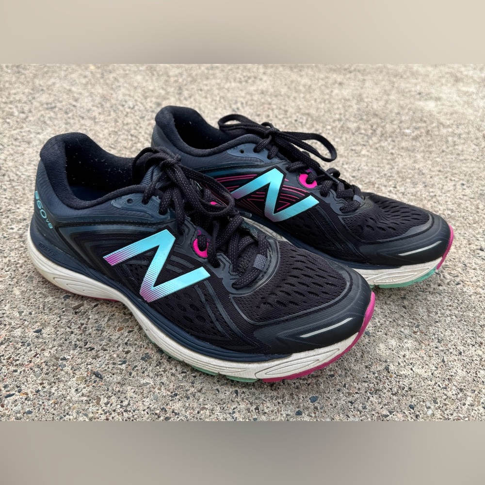 Women’s New Balance 860v8 Running Shoe - Size 8